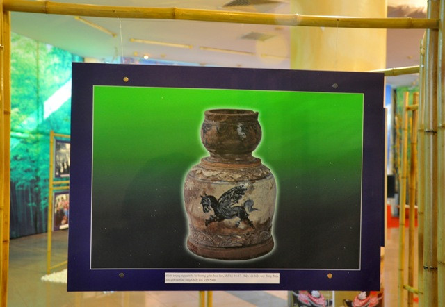 Những giá trị lịch sử được lưu lại trên đồ vật. Những giá trị lịch sử được lưu lại trên đồ vật.