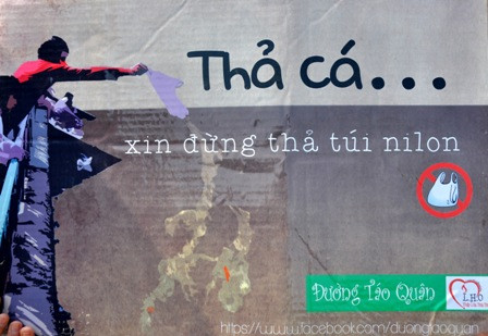 Những thông điệp ý nghĩa trong chiến dịch “Đường Táo Quân” được các bạn sinh viên tình nguyện gửi tới mọi người dân. Những thông điệp ý nghĩa trong chiến dịch “Đường Táo Quân” được các bạn sinh viên tình nguyện gửi tới mọi người dân.