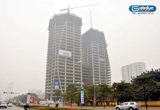 Một công trình đang thi công dở dang tại ngã tư Hoàng Minh Giám. Một công trình đang thi công dở dang tại ngã tư Hoàng Minh Giám.