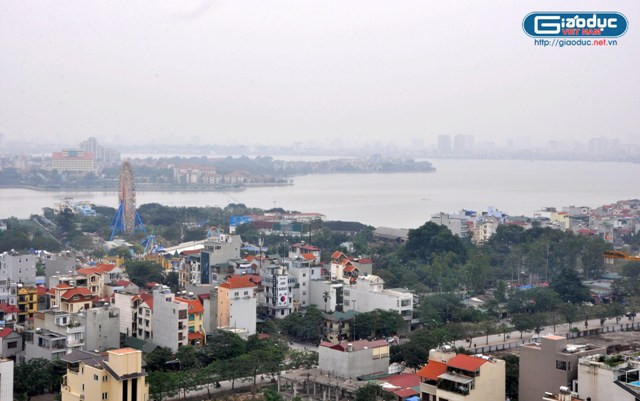 Hồ Tây nhìn từ một góc xa trên cao xuống. Hồ Tây nhìn từ một góc xa trên cao xuống.