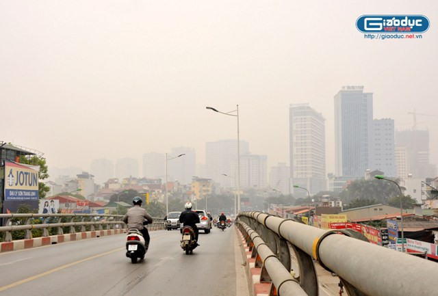 Một góc Thủ đô nhìn từ trên cầu vượt Láng Hạ – Lê Văn Lương. Một góc Thủ đô nhìn từ trên cầu vượt Láng Hạ – Lê Văn Lương.