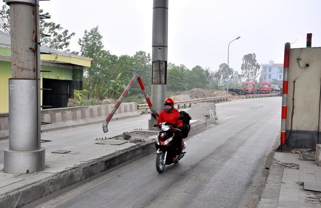 Trước đó, bình quân mỗi ngày, trạm thu phí Nam Cầu Giẽ thu được khoảng hơn 100 triệu đồng từ việc bán vé lượt đối với các phương tiện.