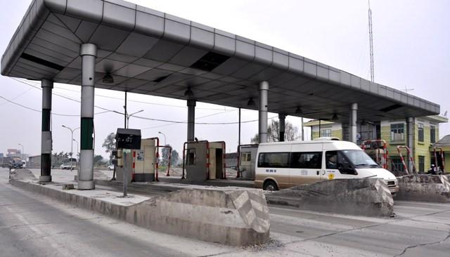 Đề nghị cơ quan chức năng cần vào cuộc và giải quyết trạm thu phí này để các phương tiện yên tâm lưu thông qua đây và giảm tai nạn đáng tiếc.