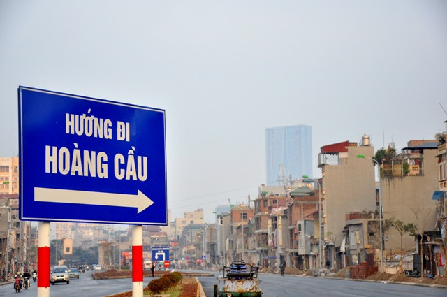 Biển hướng dẫn các phương tiện đã được lắp đặt tại các nút giao thông.