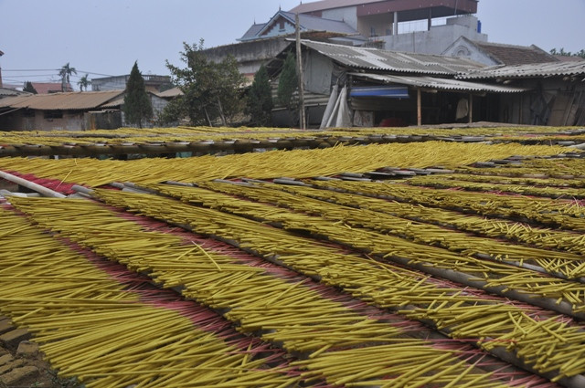 Hương Cao Thôn thơm nhưng có giá rất rẻ, mỗi một hộp 10 vòng hương chỉ có giá 20.000 đồng.