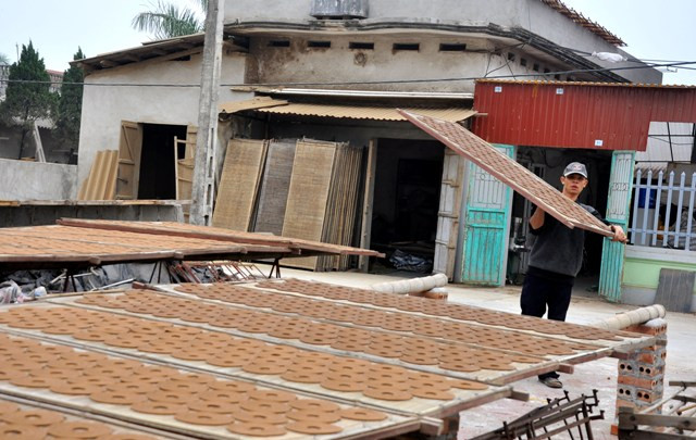 Thời vụ làm hương đông nhất là hai tháng giáp Tết Nguyên đán.