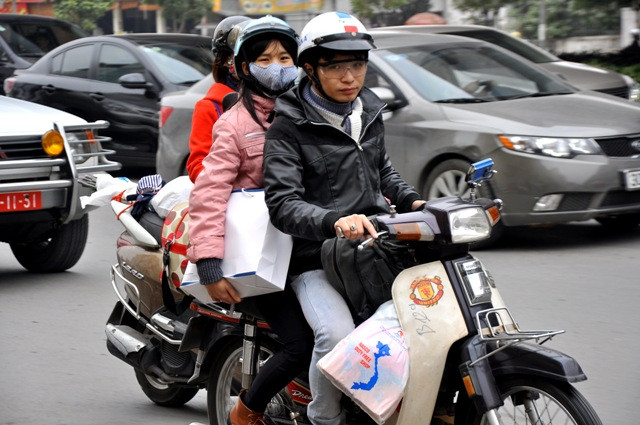 Tất cả đều vội vã cho chuyến đi về quê ngày giáp Tết này. Tất cả đều vội vã cho chuyến đi về quê ngày giáp Tết này.