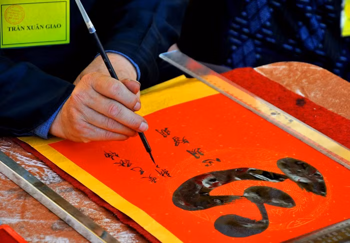 Vắng khách nhưng các ông đồ vẫn viết chữ