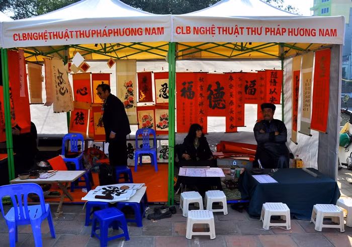 Nhiều gian cho chữ chỉ có ông đồ…