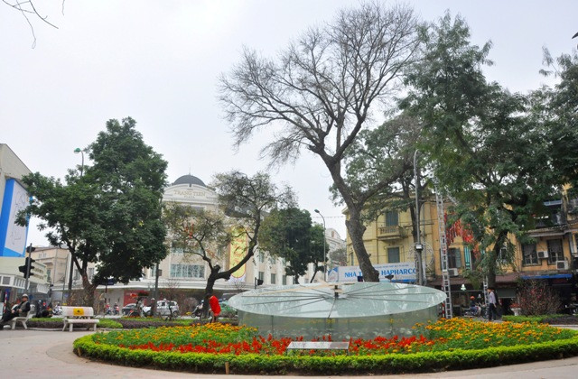 Những công trình cũ cũng được trang trí thêm trở nên đẹp đẽ hơn. Những công trình cũ cũng được trang trí thêm trở nên đẹp đẽ hơn.