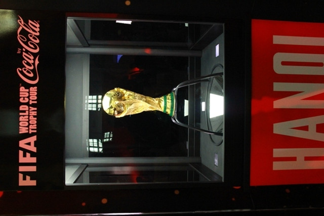 Chiếc Cúp vàng World Cup sẽ đi qua tổng cộng 88 quốc gia, với tổng hành trình dài khoảng 149.576,78 km, và Việt Nam cũng là đất nước thứ 56 mà chiếc Cúp danh giá này ghé thăm.