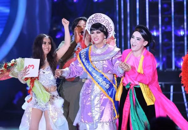 Hoài Lâm trong giây phút đăng quang ngôi vị quán quân