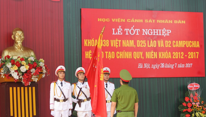 Lễ tuyên thệ của đại diện 962 tân cử nhân, sĩ quan (Ảnh: Thùy Linh) Lễ tuyên thệ của đại diện 962 tân cử nhân, sĩ quan (Ảnh: Thùy Linh)