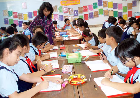 Học phí trường chất lượng cao gấp 40 lần trường bình thường (Ảnh minh họa trên báo Hà Nội mới)