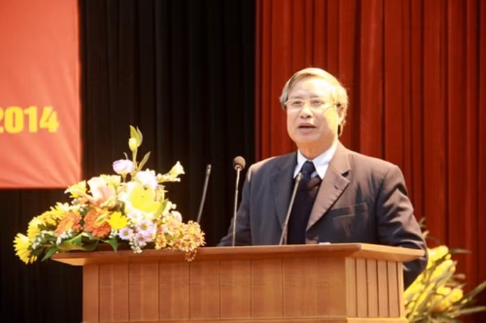 Ông Trần Quốc Vượng, 63 tuổi, Chánh văn phòng Trung ương Đảng