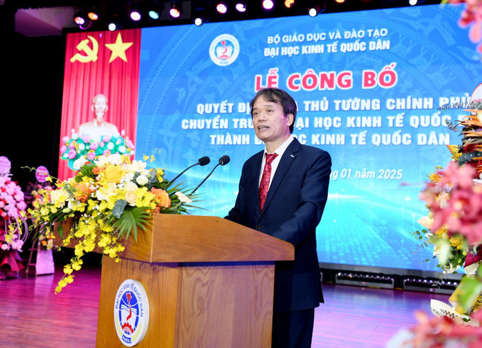 Giám đốc Đại học Kinh tế quốc dân Phạm Hồng Chương phát biểu tại buổi lễ 2.jpg