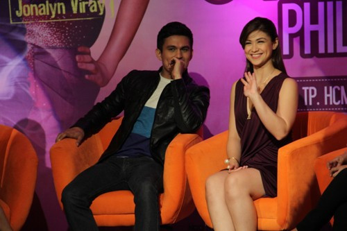 Dù đây là lần thứ 2 cô trở lại Việt Nam, nhưng theo nữ diễn viên cho biết, lần này cô cảm thấy vô cùng hạnh phúc khi biết được mình ngày càng có nhiều fan hơn và được yêu mến nhiều hơn. Dù đây là lần thứ 2 cô trở lại Việt Nam, nhưng theo nữ diễn viên cho biết, lần này cô cảm thấy vô cùng hạnh phúc khi biết được mình ngày càng có nhiều fan hơn và được yêu mến nhiều hơn.