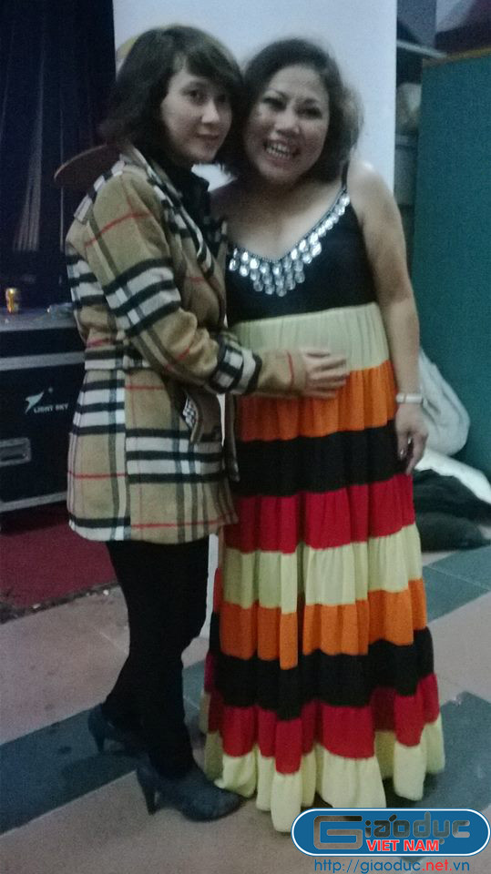 Nụ cười sảng khoái hiếm hoi của một Siu Black luôn hết lòng với nghề. Nụ cười sảng khoái hiếm hoi của một Siu Black luôn hết lòng với nghề.