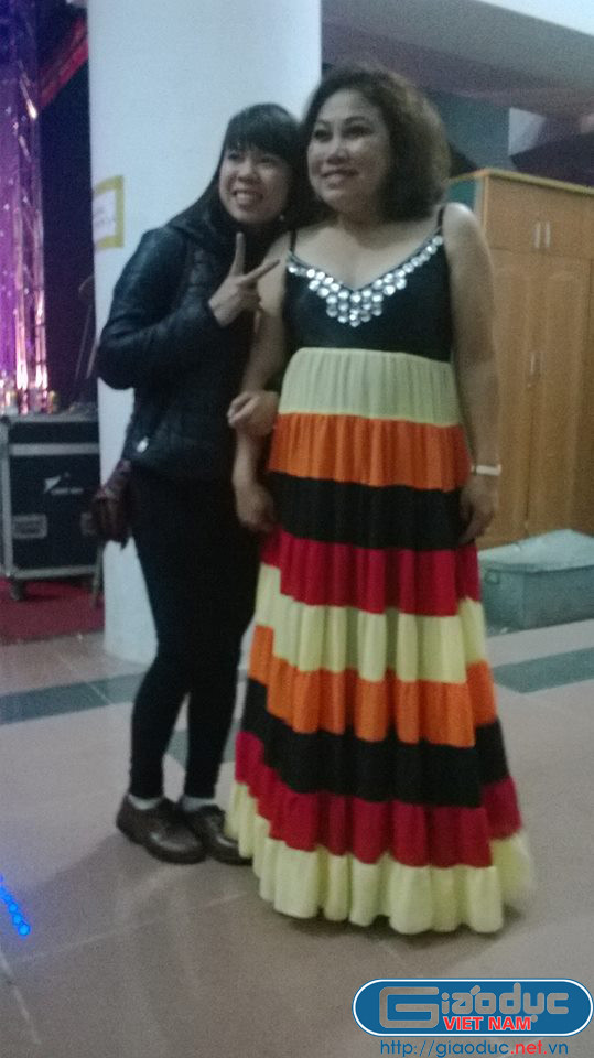 Nữ ca sĩ cảm thấy rất xúc động trước tình cảm của khán giả dành cho mình Nữ ca sĩ cảm thấy rất xúc động trước tình cảm của khán giả dành cho mình