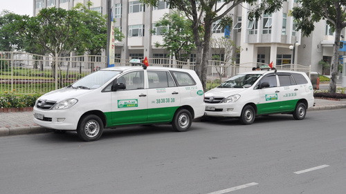 Việc sơn một màu sơn đồng nhất giữa các xe taxi của hãng Mai Linh cũng chưa thực hiện được hết Việc sơn một màu sơn đồng nhất giữa các xe taxi của hãng Mai Linh cũng chưa thực hiện được hết