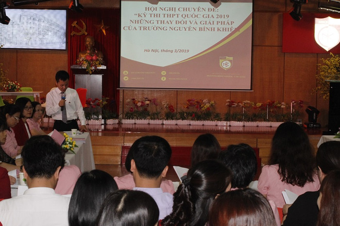 Nhiều ý kiến của thầy cô trao đổi nhằm nâng cao chất lượng ôn thi (ảnh Trinh Phúc).