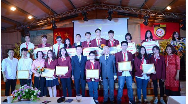 Việc khơi nguồn đam mê sáng chế ngay từ khi ngồi ghế nhà trường phổ thông là hướng đi cần nhân rộng. Việc khơi nguồn đam mê sáng chế ngay từ khi ngồi ghế nhà trường phổ thông là hướng đi cần nhân rộng.