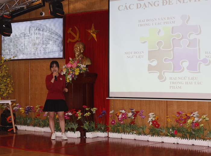 Một học sinh khối song ngữ chia sẻ về cách học Văn (ảnh Trinh Phúc).