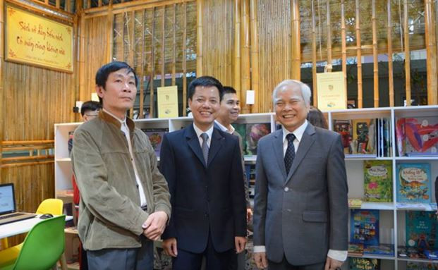 Thư quán Nguyễn Bỉnh Khiêm một cách giáo dục tinh thần ham học đến các em học sinh. Thư quán Nguyễn Bỉnh Khiêm một cách giáo dục tinh thần ham học đến các em học sinh.