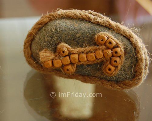 Nhân Mã (22/11 - 21/12) Nếu để ý thì Nhân Mã sẽ phát hiện ra được rằng trong cuộc sống có những sự việc lặp đi lặp lại khá giống nhau, và nếu như có thể biết được chuyện gì đã xảy ra thì bạn sẽ phần nào cảm nhận, "ngửi" được chuyện gì sẽ xảy ra tiếp theo trong tình huống tương tự như thế. Tuy nhiên, việc nhìn thấy và thấu hiểu từ quá khứ sẽ là con dao hai lưỡi: hoặc sẽ giúp, hoặc sẽ gây tổn hại cho bạn, nhưng kết quả như thế nào lại phụ thuộc vào cách bạn phản ứng trên những gì mình biết. Nhân Mã chú ý nhé. Nhân Mã (22/11 - 21/12) Nếu để ý thì Nhân Mã sẽ phát hiện ra được rằng trong cuộc sống có những sự việc lặp đi lặp lại khá giống nhau, và nếu như có thể biết được chuyện gì đã xảy ra thì bạn sẽ phần nào cảm nhận, "ngửi" được chuyện gì sẽ xảy ra tiếp theo trong tình huống tương tự như thế. Tuy nhiên, việc nhìn thấy và thấu hiểu từ quá khứ sẽ là con dao hai lưỡi: hoặc sẽ giúp, hoặc sẽ gây tổn hại cho bạn, nhưng kết quả như thế nào lại phụ thuộc vào cách bạn phản ứng trên những gì mình biết. Nhân Mã chú ý nhé.