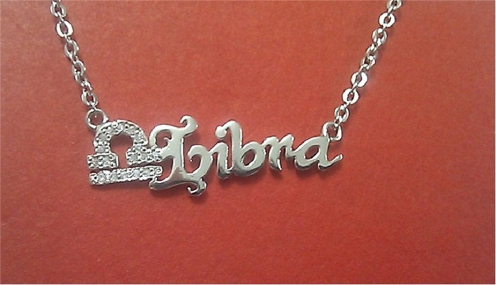 Thiên Bình (23/9 - 22/10) Đừng quá tham công tiếc việc nghen Thiên Bình, chúng sẽ khiến bạn mất khá nhiều thời gian và sức lực mà hiệu quả lại chẳng được bao nhiêu. Bạn cần phải tập trung vào những cái quan trọng, đừng để bị sao nhãng bởi những việc không đâu. Bớt một chút thời gian lên kế hoạch và mục tiêu cho mọi việc sẽ giúp bạn không những tiết kiệm được nhiều thời gian mà còn tập thói quen làm việc khoa học nữa.