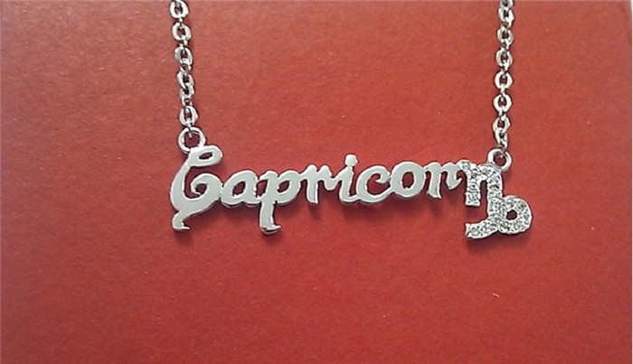 Ma Kết (22/12 - 19/1) Ma kết sẽ gặp vài người khá là cố chấp khiến bạn bực mình. Cách tốt nhất là nên bình tĩnh, nhiều cái đầu đang nóng sẽ chẳng thể giải quyết được chuyện gì một cách thấu tình đạt lý đâu. Cứ để họ từ từ nhận ra khuyết điểm, như vậy mới rút được kinh nghiệm, như vậy họ sẽ chẳng bao giờ gây hấn với bạn lần thứ hai nữa đâu.