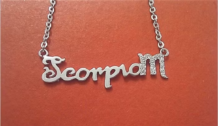 Hổ Cáp (23/10 - 21/11) Hổ cáp nên dành thời gian chăm sóc và quan tâm đến mọi người hơn nữa nhé. Có thể hôm nay họ sẽ cần đến sự chia sẻ của bạn đó. Một lời thăm hỏi hay động viên sẽ làm cho mọi người cảm thấy hạnh phúc hơn nhiều. Bạn nên dành thời gian cuối ngày cho gia đình, một buổi tối vui vẻ sẽ làm cho không khí gia đình thêm ấm cúng. Và dĩ nhiên điều đó cũng sẽ khiến bạn rất hãnh diện nữa đúng không nào.