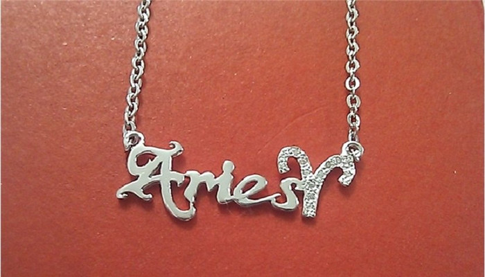 Bạch Dương (21/3 - 19/4) Bạch Dương vốn là người rất đảm đang, năng nổ và có khả năng làm rất nhiều công việc khác nhau. Một khi bị cuốn vào vòng làm việc rồi thì cho dù có bao nhiêu nhiệm vụ đi chăng nữa bạn cũng cố gắng hoàn thành trọn vẹn. Tốt lắm, cứ tiếp tục duy trì và phát huy tình thần này nhé, chẳng mấy chốc kỹ năng của bạn sẽ càng được nâng "level" cho mà xem.