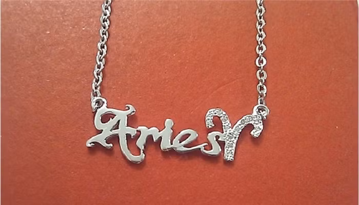 Bạch Dương (21/3 - 19/4) Bạch Dương vốn là người rất đảm đang, năng nổ và có khả năng làm rất nhiều công việc khác nhau. Một khi bị cuốn vào vòng làm việc rồi thì cho dù có bao nhiêu nhiệm vụ đi chăng nữa bạn cũng cố gắng hoàn thành trọn vẹn. Tốt lắm, cứ tiếp tục duy trì và phát huy tình thần này nhé, chẳng mấy chốc kỹ năng của bạn sẽ càng được nâng "level" cho mà xem.