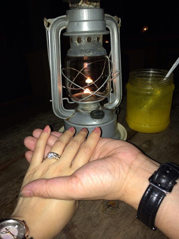 Chiếc nhẫn kim cương mà Thanh Thảo thường xuyên đeo cùng một chiếc nhẫn trơn được cho là nhẫn đính hôn. Chiếc nhẫn kim cương mà Thanh Thảo thường xuyên đeo cùng một chiếc nhẫn trơn được cho là nhẫn đính hôn.