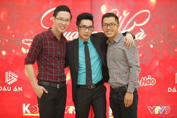 Hai người bạn cũng khá thân với Quang Hà là MC Anh Quân và Quốc Bình. Hai người bạn cũng khá thân với Quang Hà là MC Anh Quân và Quốc Bình.