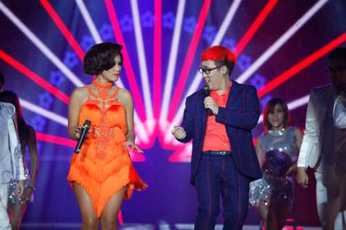 Tiết mục song ca của Phương Vy và Trung Quân. Tiết mục song ca của Phương Vy và Trung Quân.