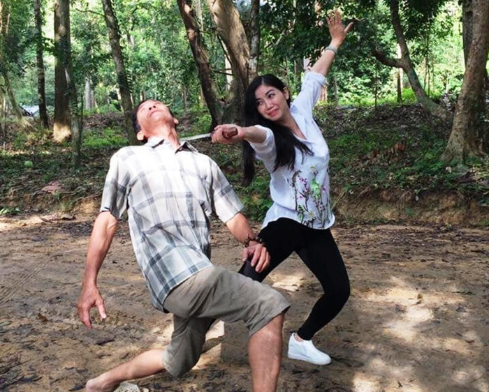 Cô Hoa đang diễn xuất trong một trích đoạn phim. Ảnh: NVCC Cô Hoa đang diễn xuất trong một trích đoạn phim. Ảnh: NVCC