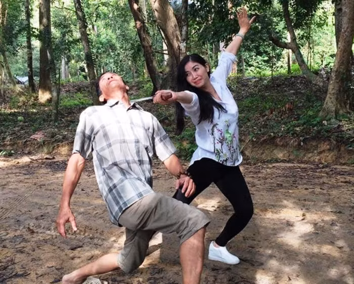 Cô Hoa đang diễn xuất trong một trích đoạn phim. Ảnh: NVCC Cô Hoa đang diễn xuất trong một trích đoạn phim. Ảnh: NVCC