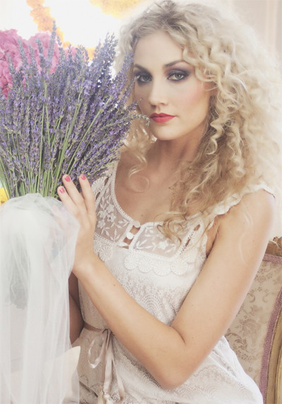 Cùng chiêm ngưỡng vẻ đẹp của Megan Rossee. Cùng chiêm ngưỡng vẻ đẹp của Megan Rossee.