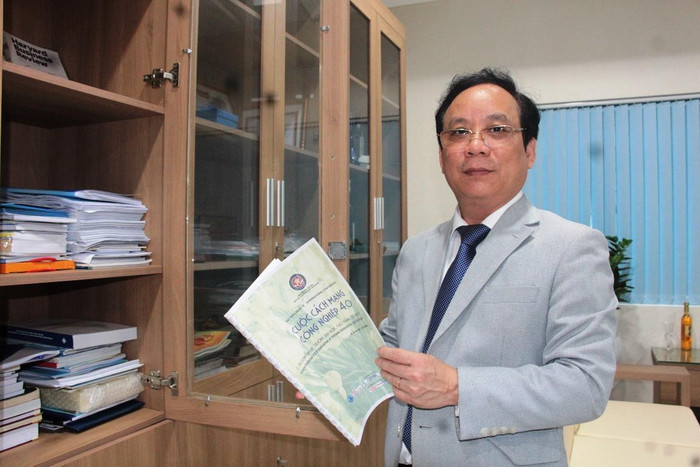 Phó Giáo sư Nguyễn Ngọc Vũ yêu cầu các trường, đơn vị trực thuộc tiếp tục đổi mới quản trị đại học gắn liền với chuyển đổi số. Ảnh: AN