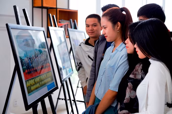 Học viện Báo chí ra mắt sách “Bộ công cụ chiến lược quan hệ công chúng” ảnh 2