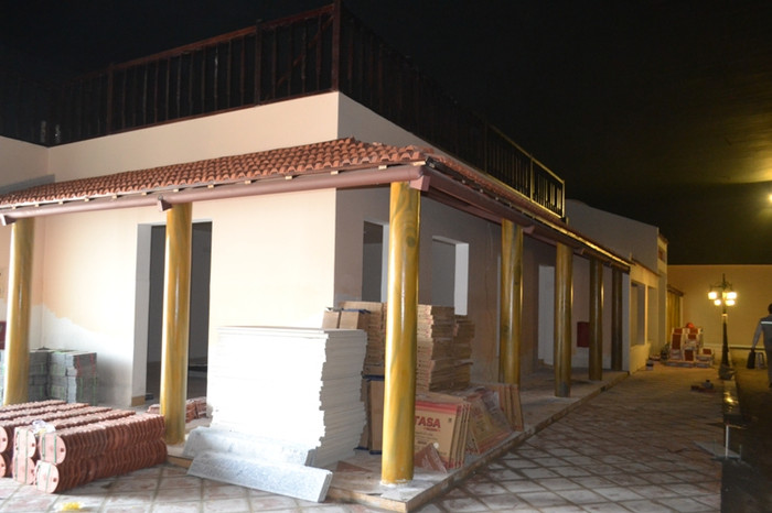 Những ngôi nhà kiểu cổ này được thiết kế khá đẹp mắt với hành lang đi bộ, đèn đường. Những ngôi nhà kiểu cổ này được thiết kế khá đẹp mắt với hành lang đi bộ, đèn đường.