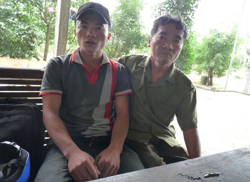 Bố con anh Thắng đang lo lắng cho khoản nợ 40 triệu đồng cùng tiền lãi hàng tháng. Ảnh: Nguyên Khoa.