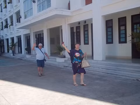 Không khí bầu cử diễn ra trật tự và an toàn.