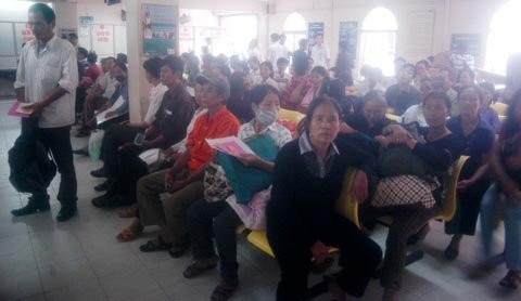 Đề xuất thành lập bộ phận giám sát chất lượng y tế độc lập để nâng cao minh bạch trong khám chữa bệnh.