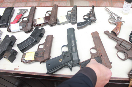 Những loại súng khác nhau của các giang hồ