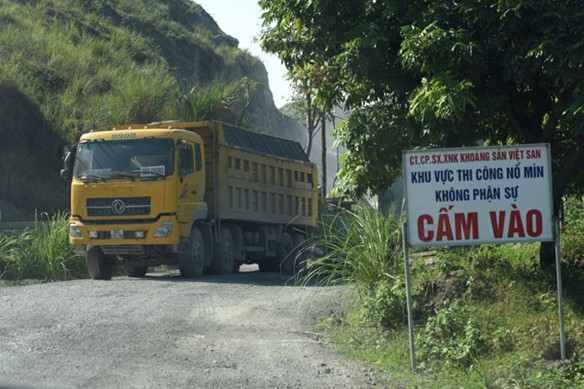 Xe cơi nới thành thùng, chở quá tải sẽ được lực lượng TTGT (Bộ GTVT) kiểm soát chặt ngay tại nơi xuất hàng - Ảnh: Dương Linh.