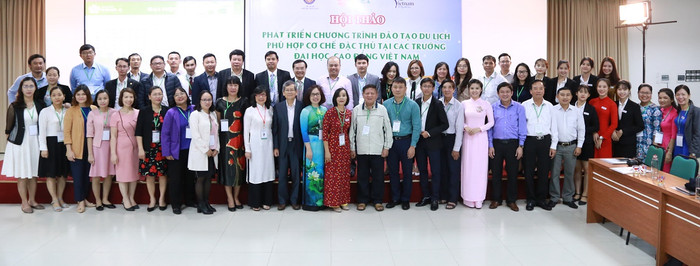 Các đại biểu đến từ các trường đại học, cao đẳng cùng bàn thảo về đào tạo ngành du lịch. Ảnh: TT Các đại biểu đến từ các trường đại học, cao đẳng cùng bàn thảo về đào tạo ngành du lịch. Ảnh: TT