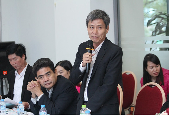 Hiệu trưởng trường Cao đẳng Sư phạm Bà Rịa Vũng Tàu - ông Hồ Cảnh Hạnh (đứng) phát biểu tại tọa đàm (Ảnh: Thùy Linh) Hiệu trưởng trường Cao đẳng Sư phạm Bà Rịa Vũng Tàu - ông Hồ Cảnh Hạnh (đứng) phát biểu tại tọa đàm (Ảnh: Thùy Linh)